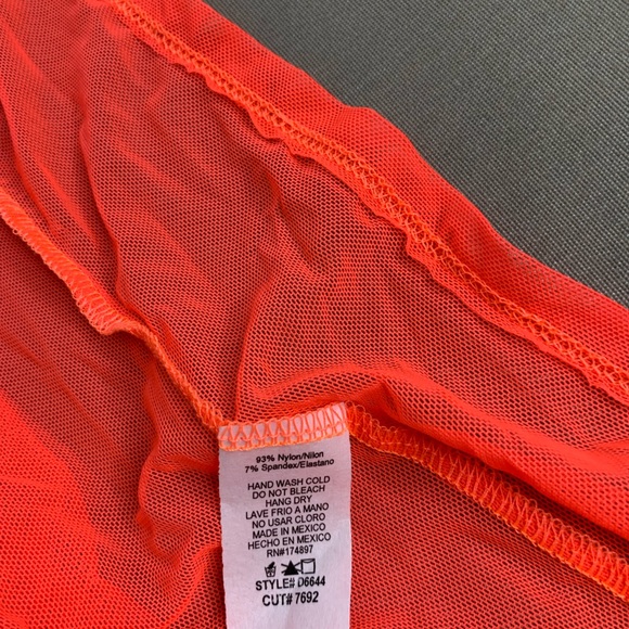 Pop Color Cover up - Picture 4 of 4